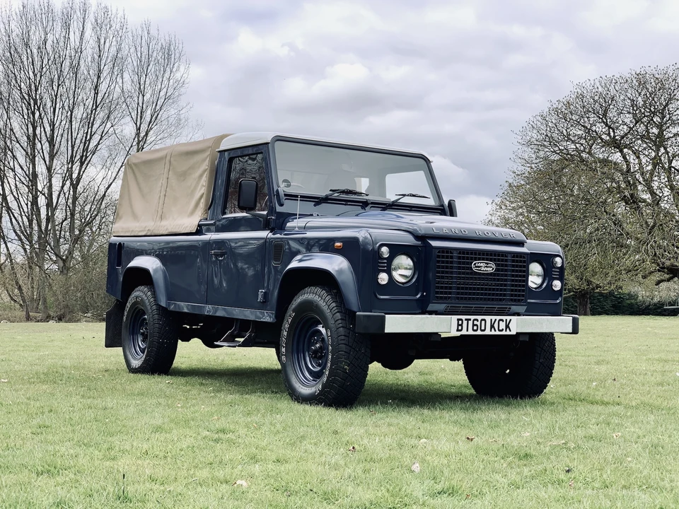 2011 Land Rover Defender 110 - Image 15 of 31