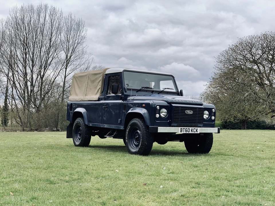 2011 Land Rover Defender 110 - Image 16 of 31