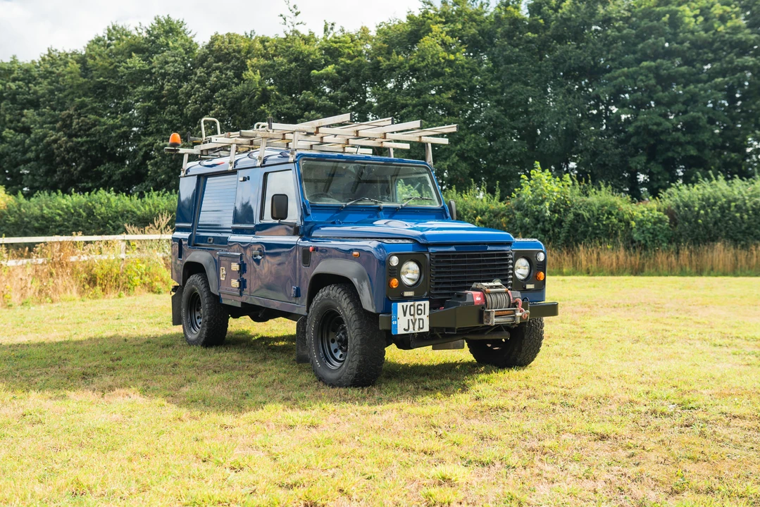 2011 Land Rover Defender 110 - Image 4 of 31
