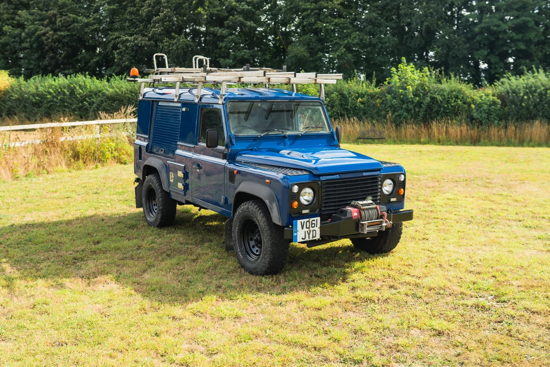 2011 Land Rover Defender 110 - Image 11 of 31