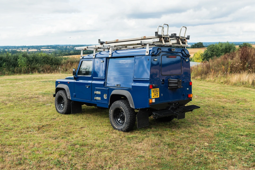 2011 Land Rover Defender 110 - Image 22 of 31
