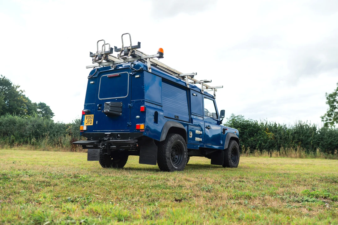 2011 Land Rover Defender 110 - Image 15 of 31