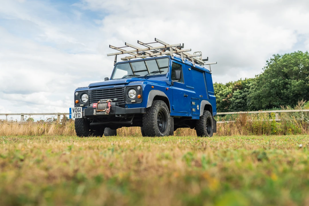 2011 Land Rover Defender 110 - Image 17 of 31