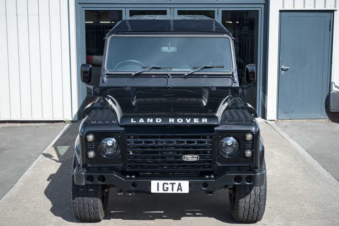 2011 Land Rover Defender 110 - Image 11 of 31