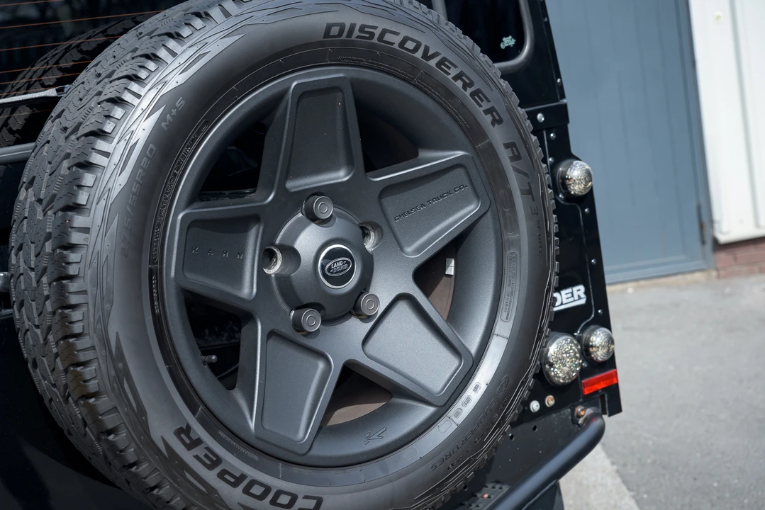 2011 Land Rover Defender 110 - Image 24 of 31