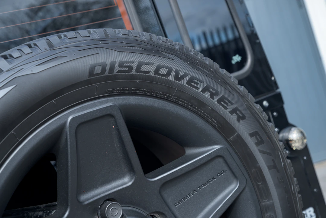 2011 Land Rover Defender 110 - Image 25 of 31