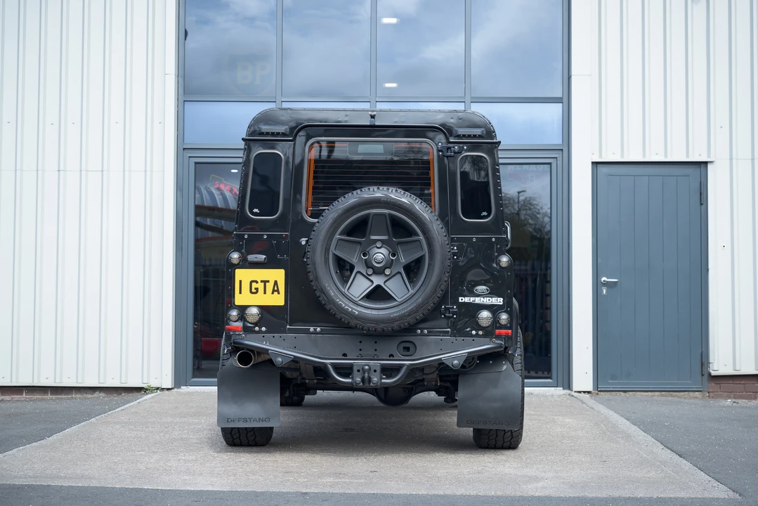 2011 Land Rover Defender 110 - Image 7 of 31