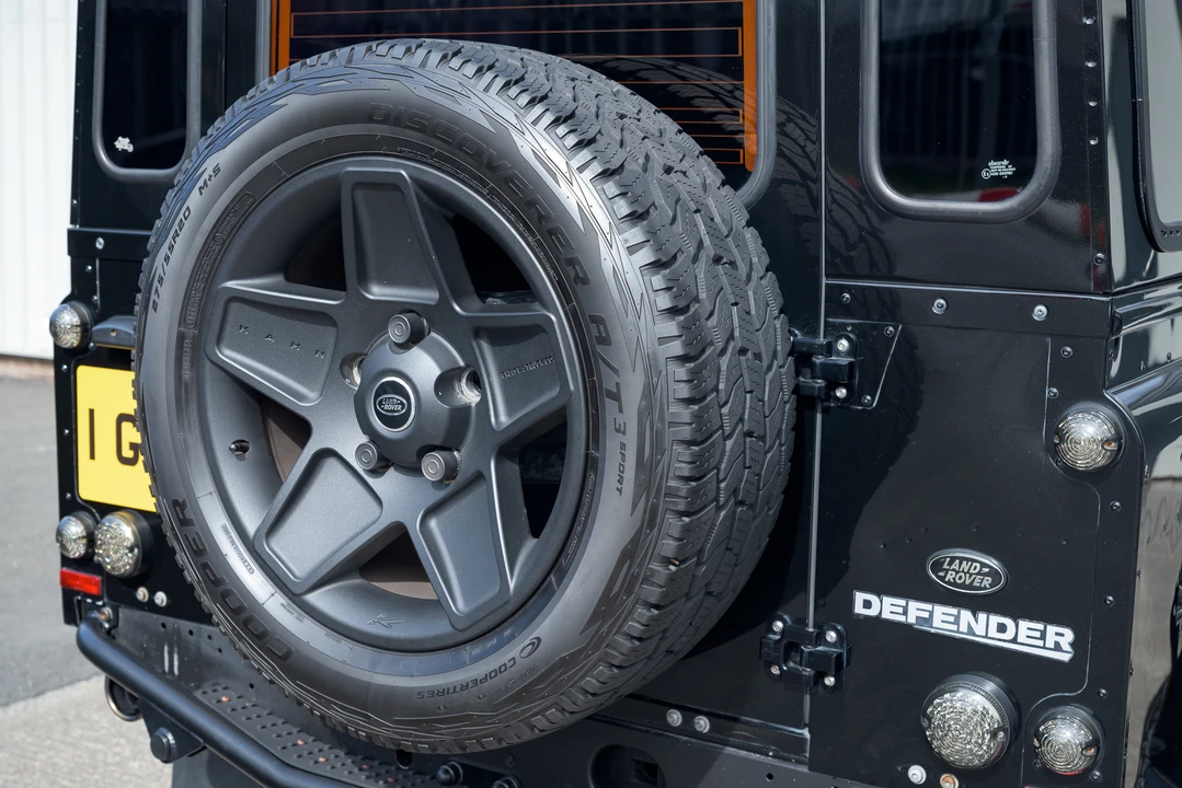2011 Land Rover Defender 110 - Image 30 of 31