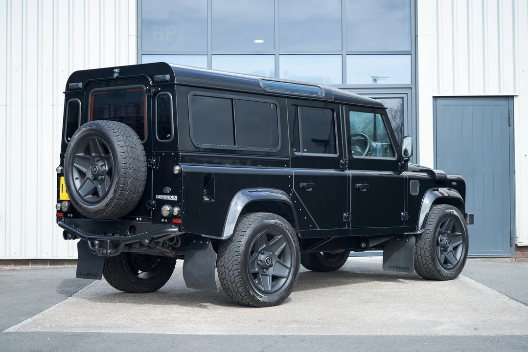 2011 Land Rover Defender 110 - Image 6 of 31