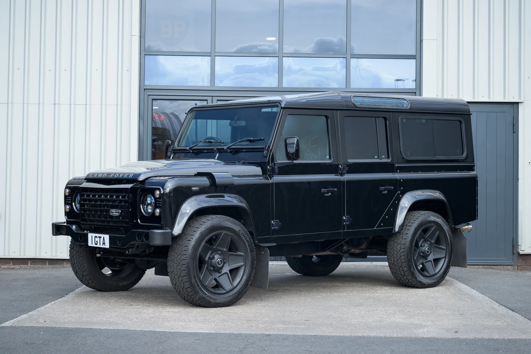 2011 Land Rover Defender 110 - Image 10 of 31
