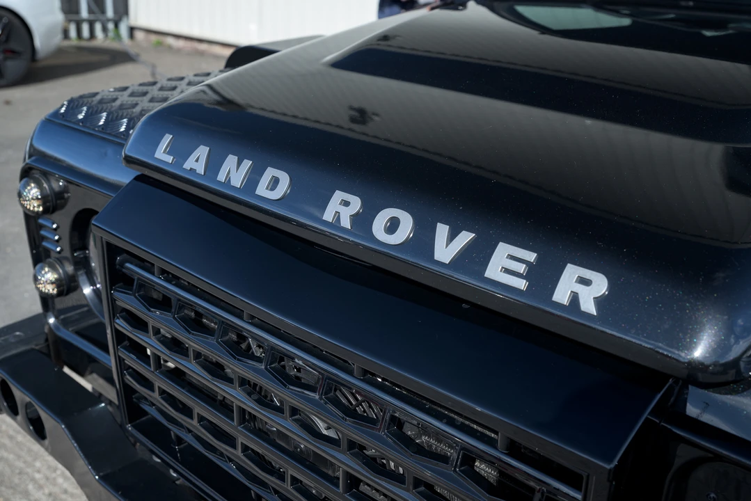 2011 Land Rover Defender 110 - Image 22 of 31