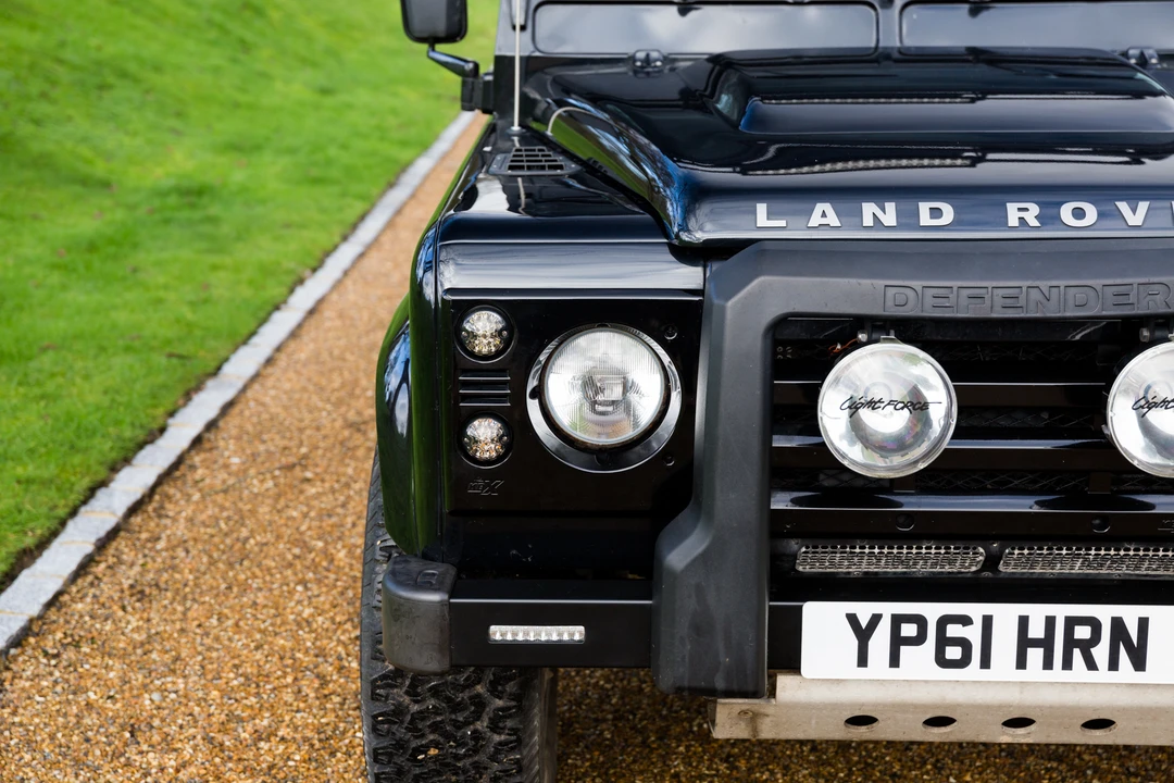 2011 Land Rover Defender 110 - Image 19 of 31