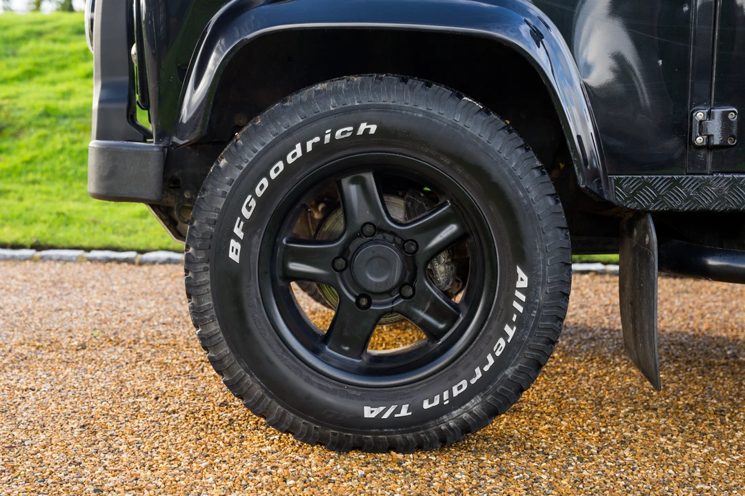 2011 Land Rover Defender 110 - Image 31 of 31