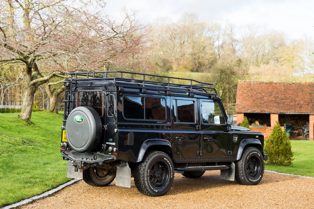 2011 Land Rover Defender 110 - Image 12 of 31