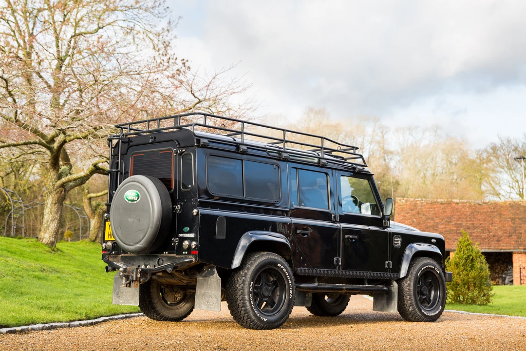 2011 Land Rover Defender 110 - Image 13 of 31