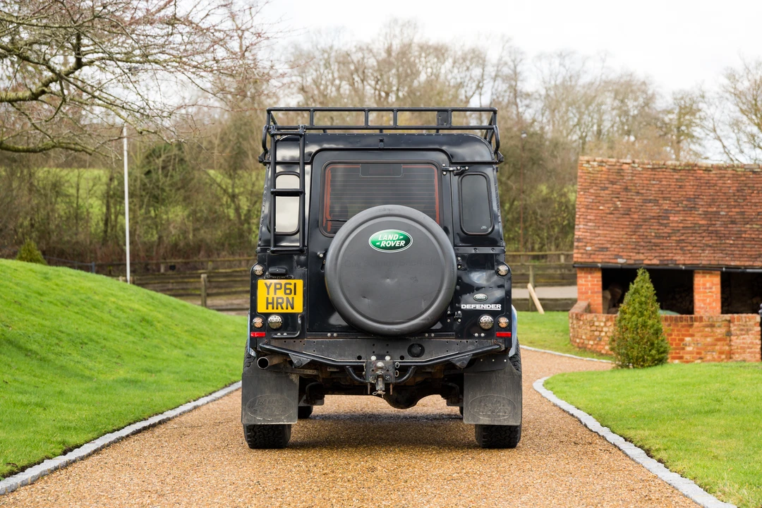 2011 Land Rover Defender 110 - Image 15 of 31