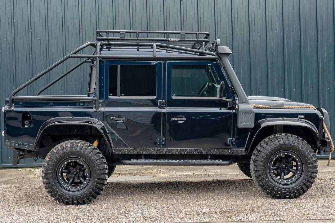 2011 Land Rover Defender 110 - Image 13 of 31