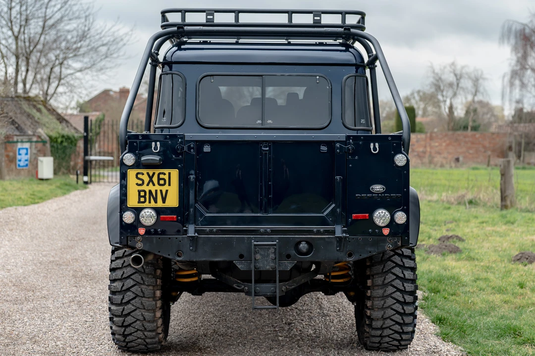 2011 Land Rover Defender 110 - Image 7 of 31