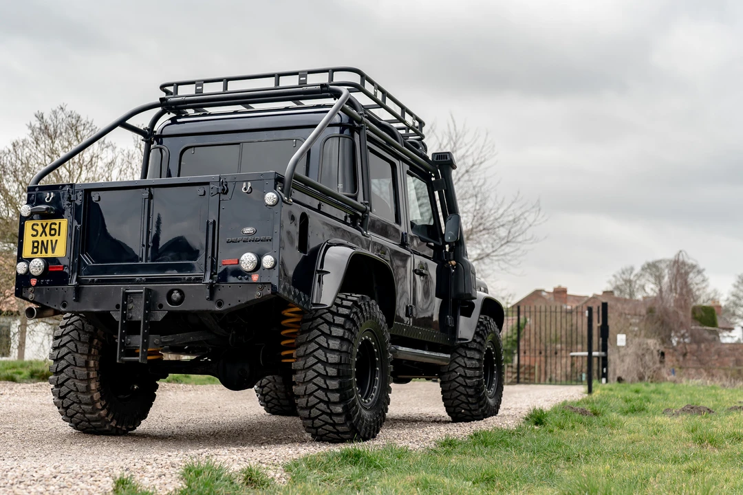 2011 Land Rover Defender 110 - Image 14 of 31