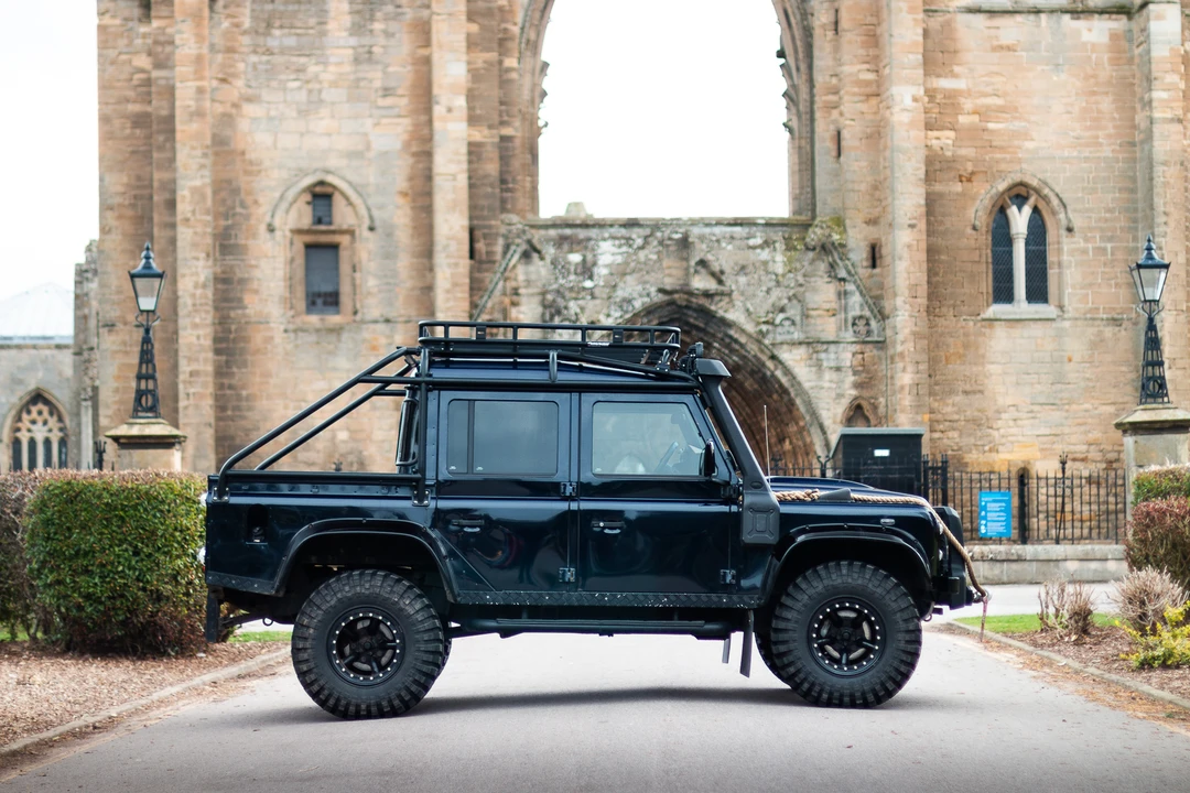 2011 Land Rover Defender 110 - Image 17 of 31