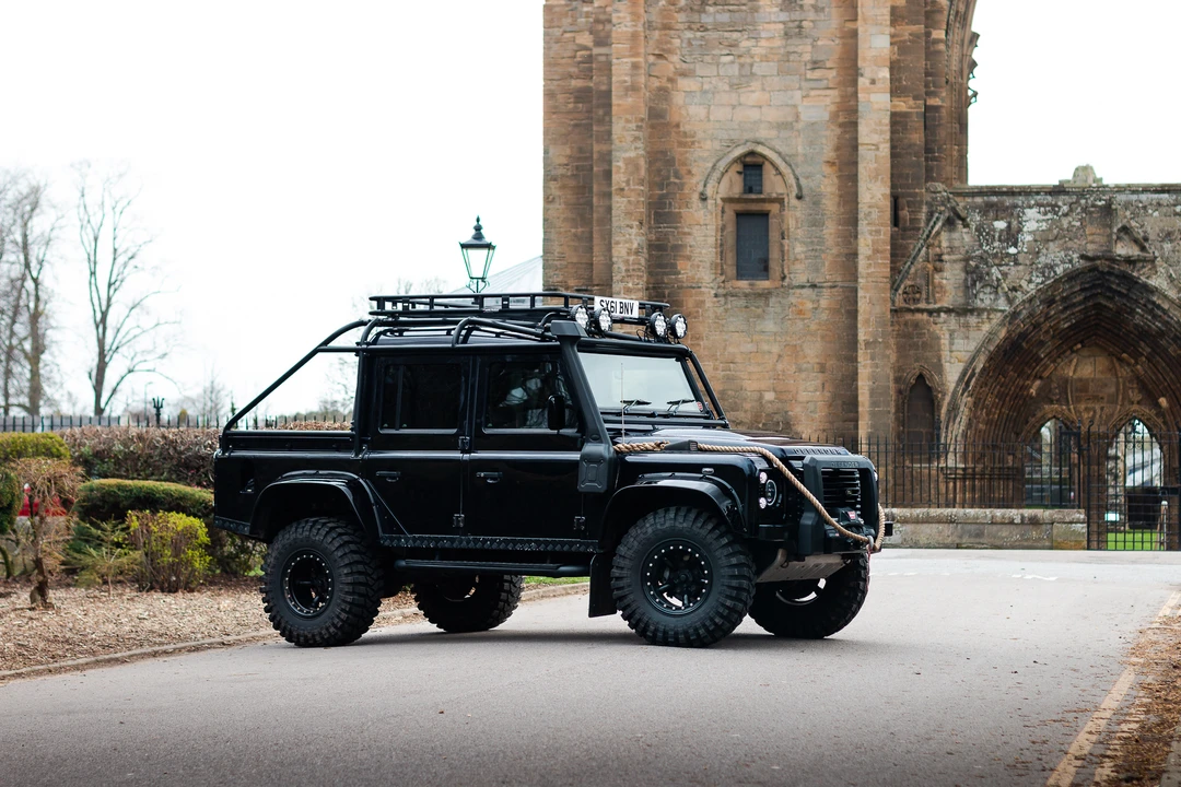 2011 Land Rover Defender 110 - Image 15 of 31