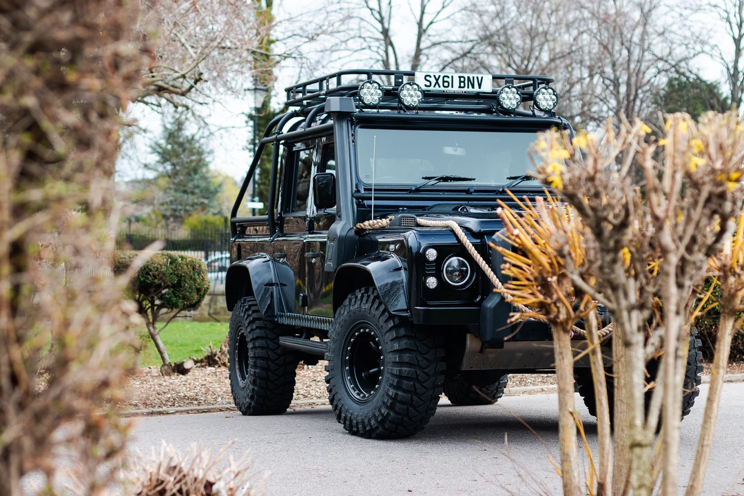 2011 Land Rover Defender 110 - Image 5 of 31