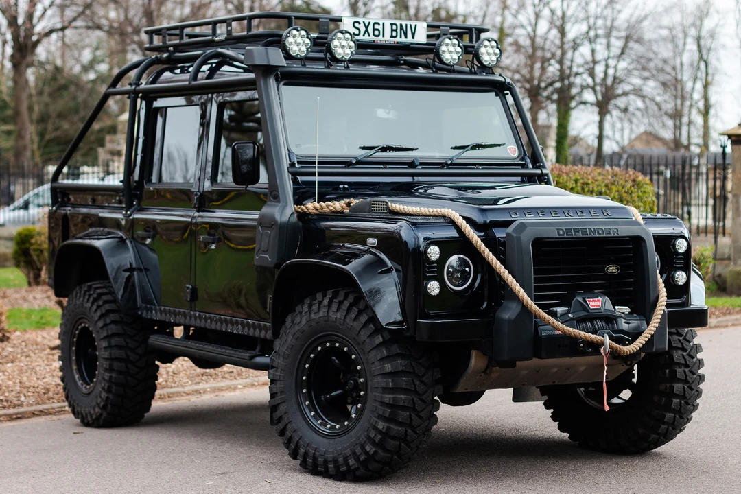 2011 Land Rover Defender 110 - Image 11 of 31