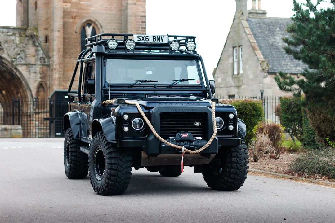 2011 Land Rover Defender 110 - Image 7 of 31