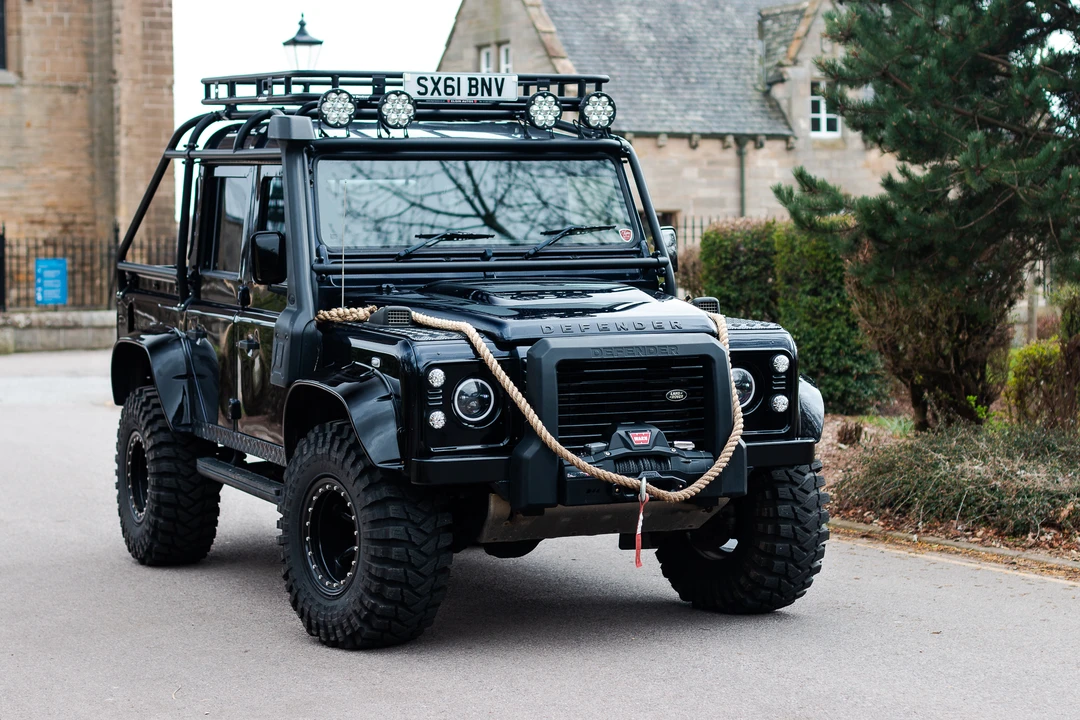 2011 Land Rover Defender 110 - Image 9 of 31