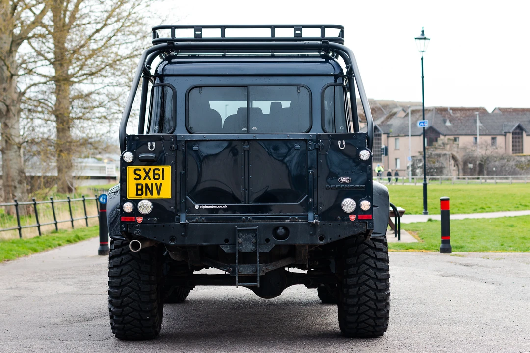 2011 Land Rover Defender 110 - Image 25 of 31