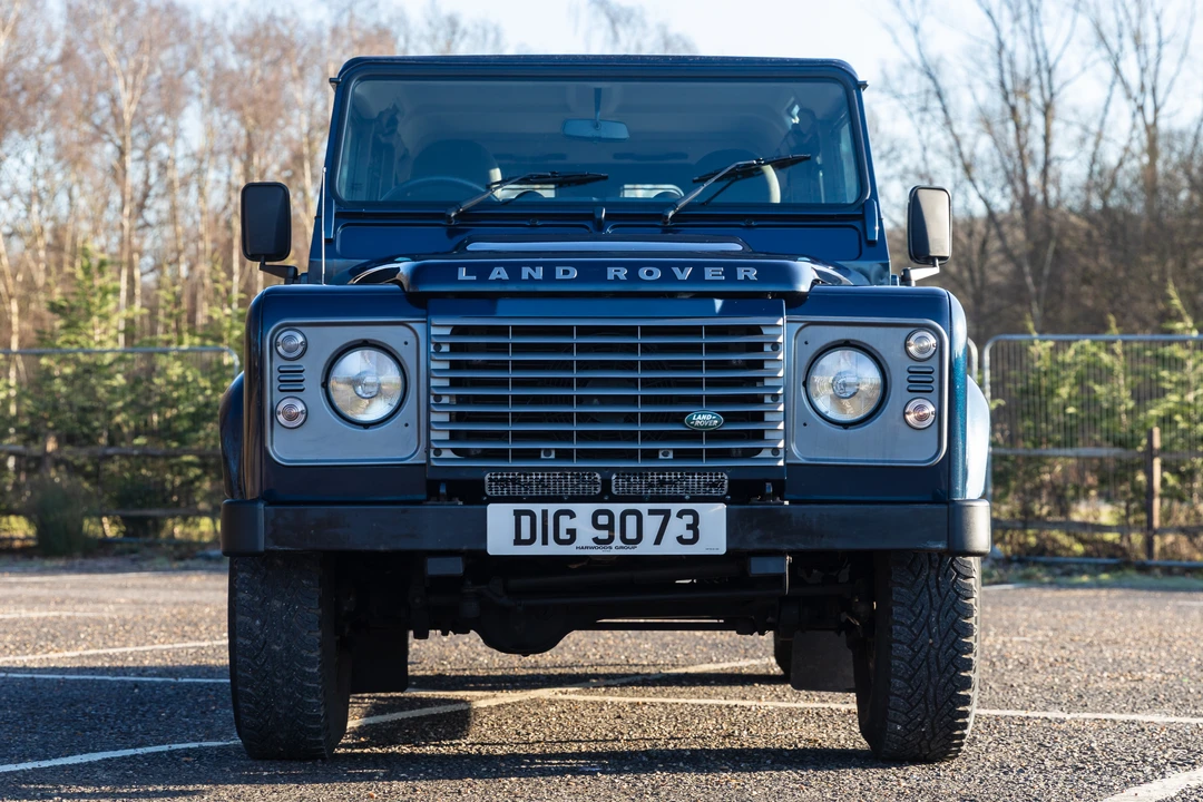 2011 Land Rover Defender 110 - Image 11 of 31