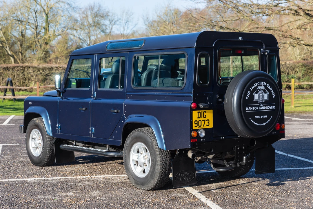 2011 Land Rover Defender 110 - Image 14 of 31