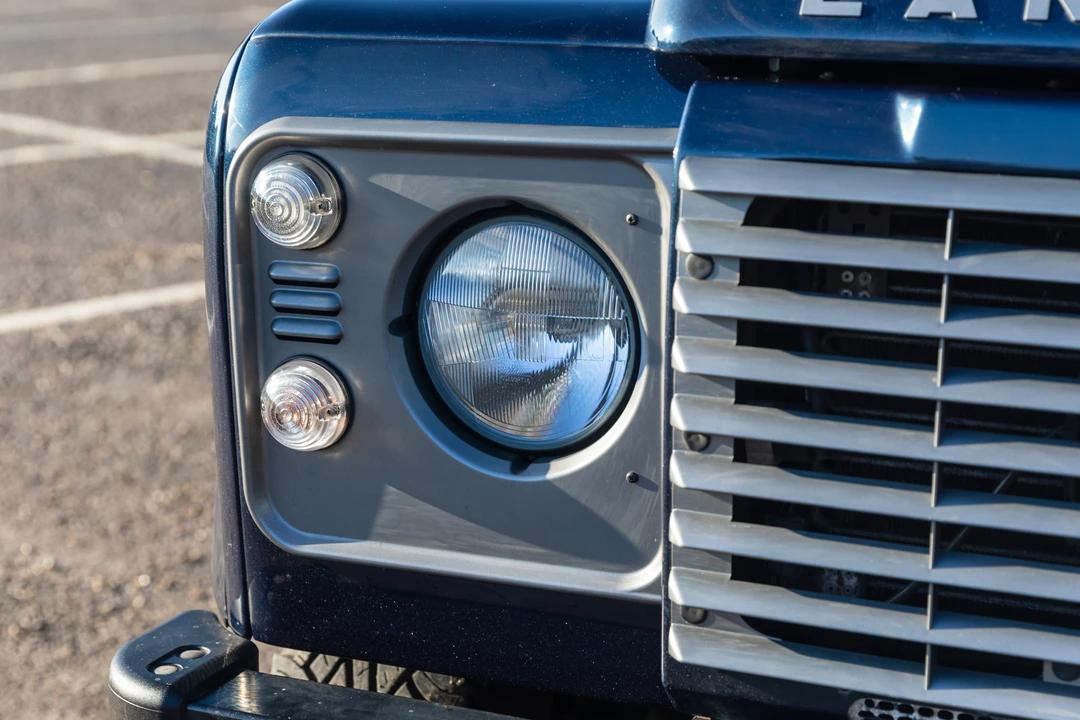 2011 Land Rover Defender 110 - Image 21 of 31
