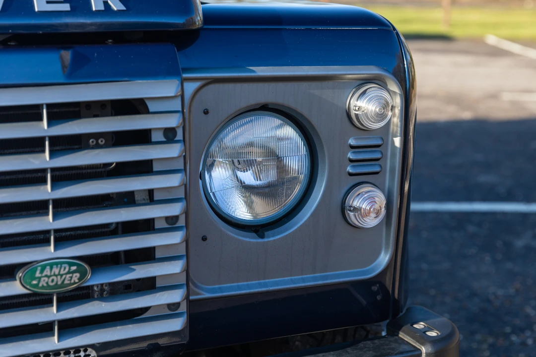 2011 Land Rover Defender 110 - Image 22 of 31