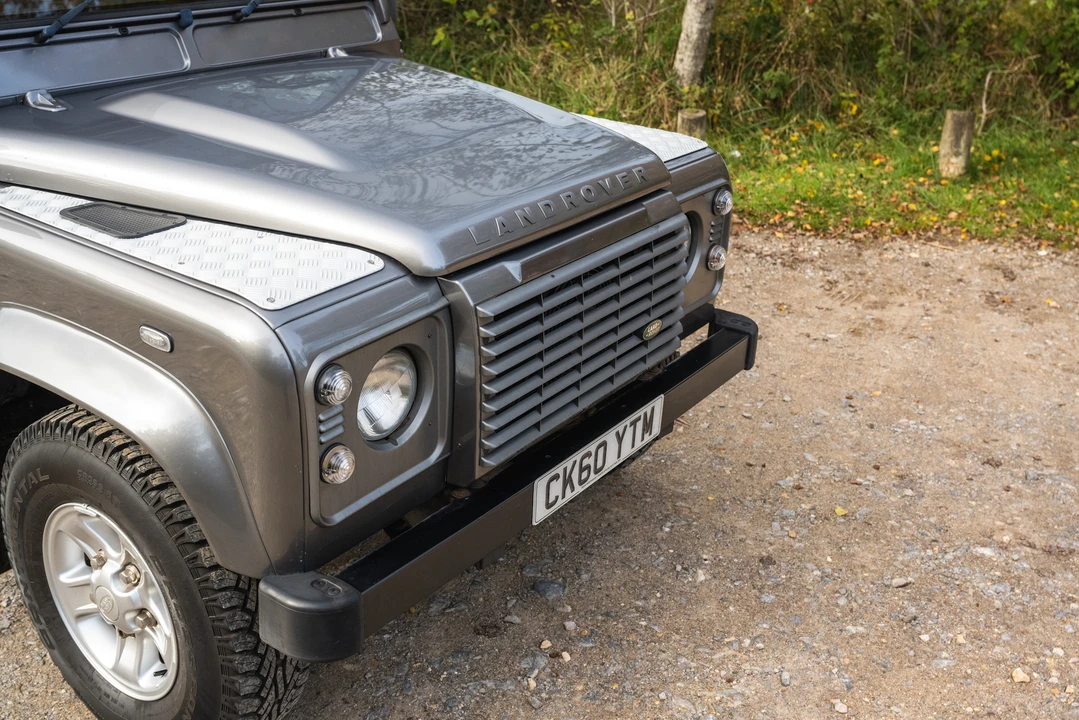 2011 Land Rover Defender 110 - Image 17 of 31