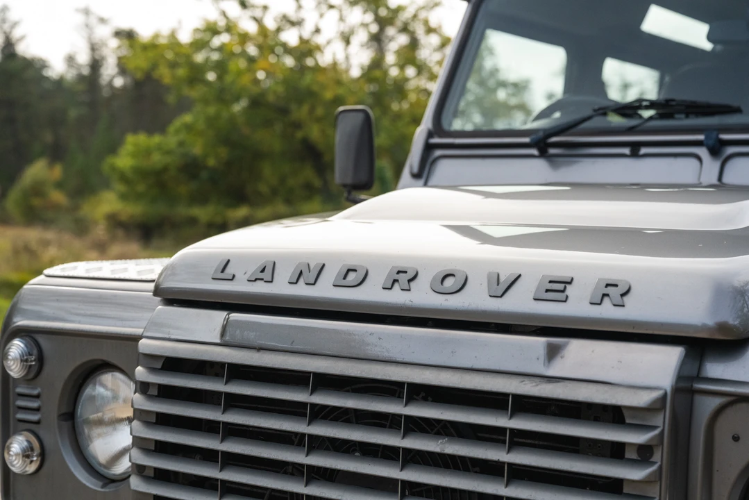 2011 Land Rover Defender 110 - Image 21 of 31