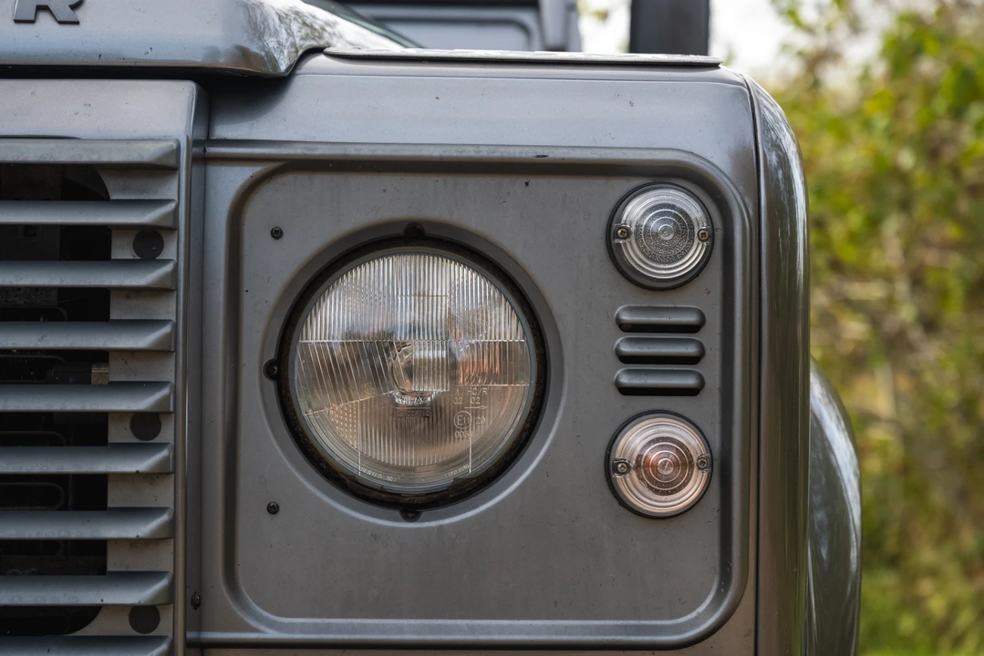 2011 Land Rover Defender 110 - Image 22 of 31