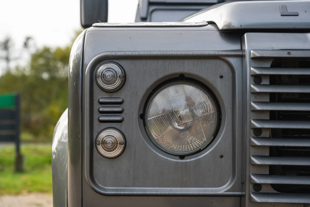 2011 Land Rover Defender 110 - Image 23 of 31