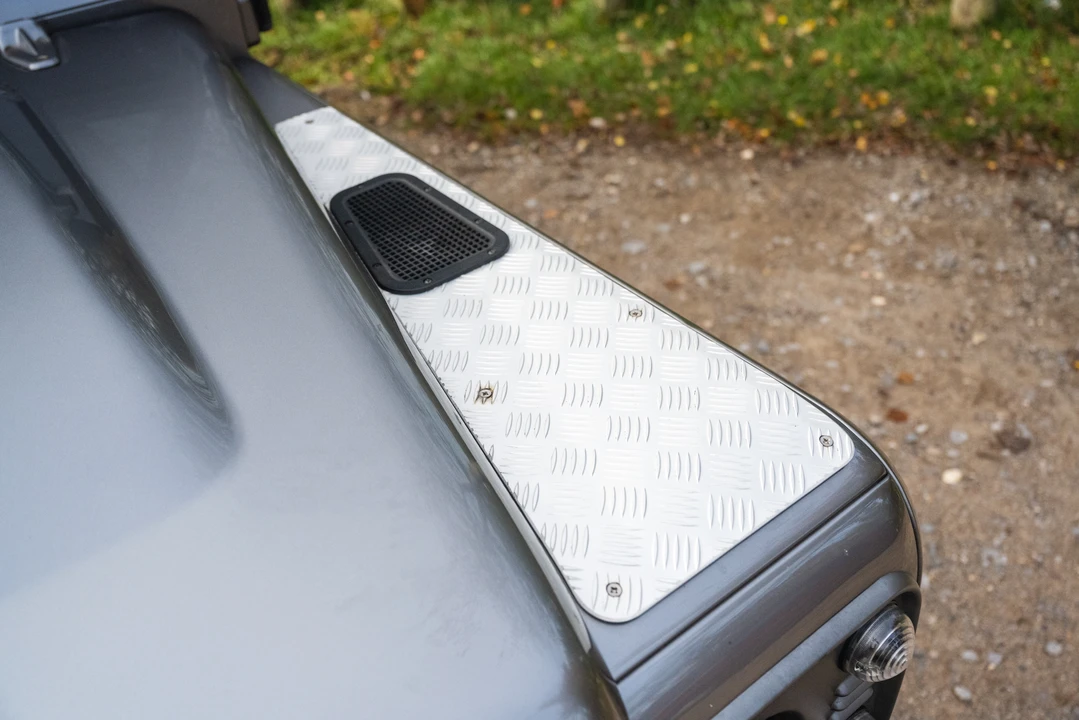 2011 Land Rover Defender 110 - Image 28 of 31