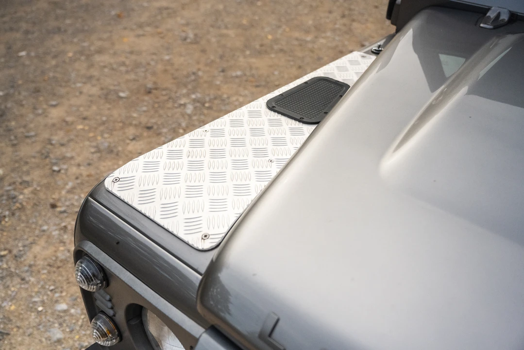 2011 Land Rover Defender 110 - Image 29 of 31