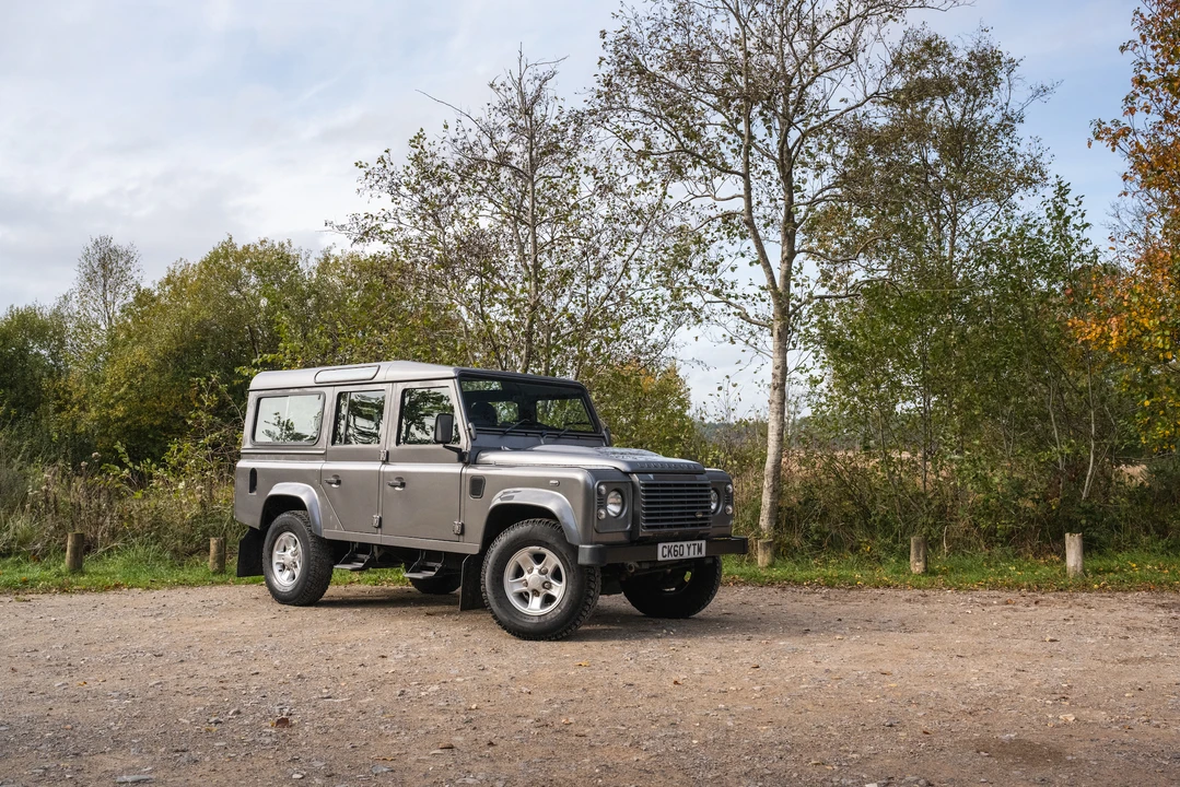 2011 Land Rover Defender 110 - Image 14 of 31