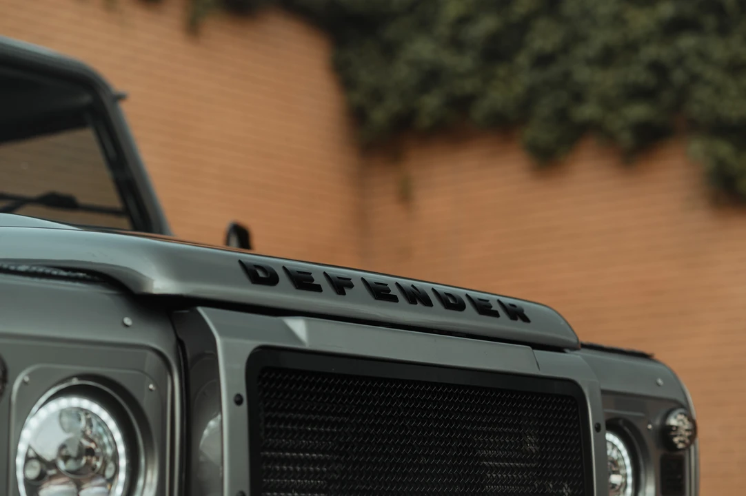 2011 Land Rover Defender 110 - Image 18 of 31