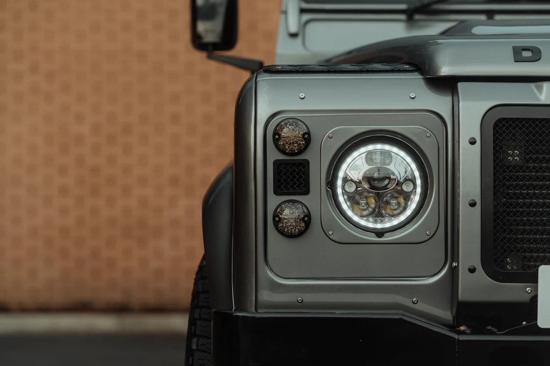 2011 Land Rover Defender 110 - Image 19 of 31