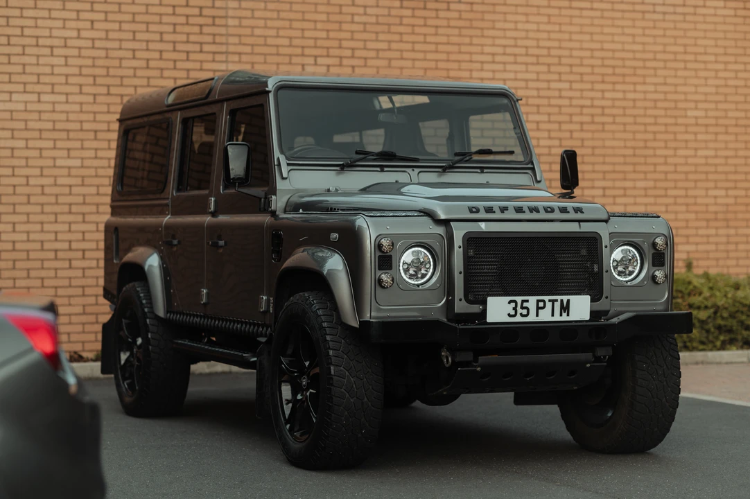2011 Land Rover Defender 110 - Image 10 of 31