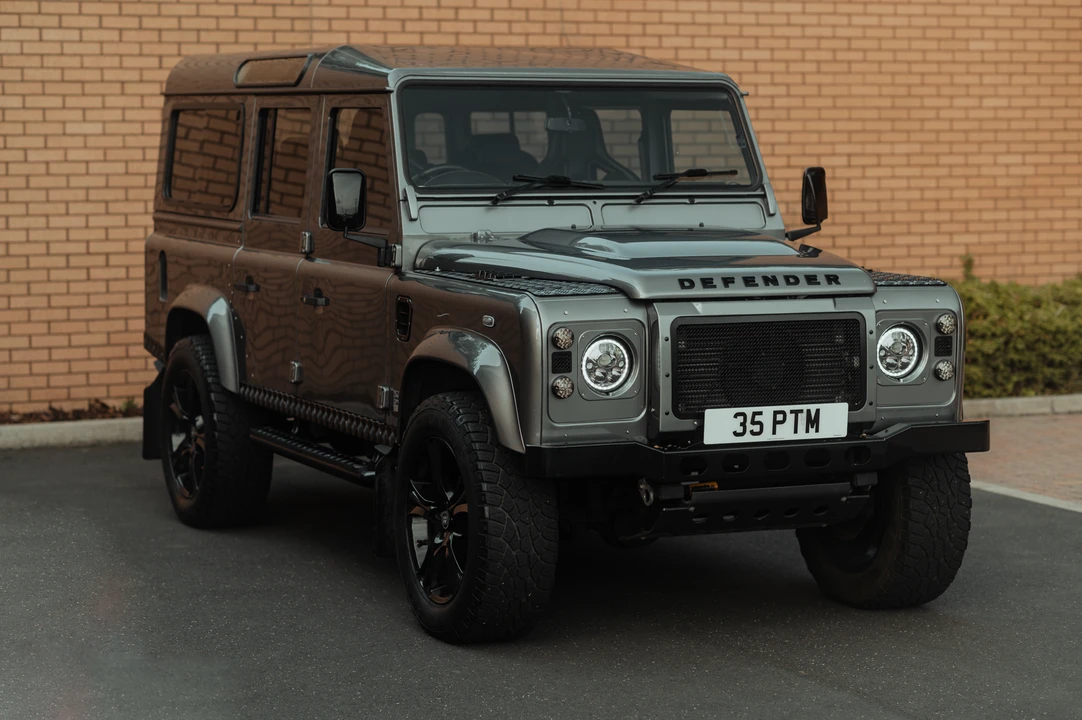 2011 Land Rover Defender 110 - Image 17 of 31