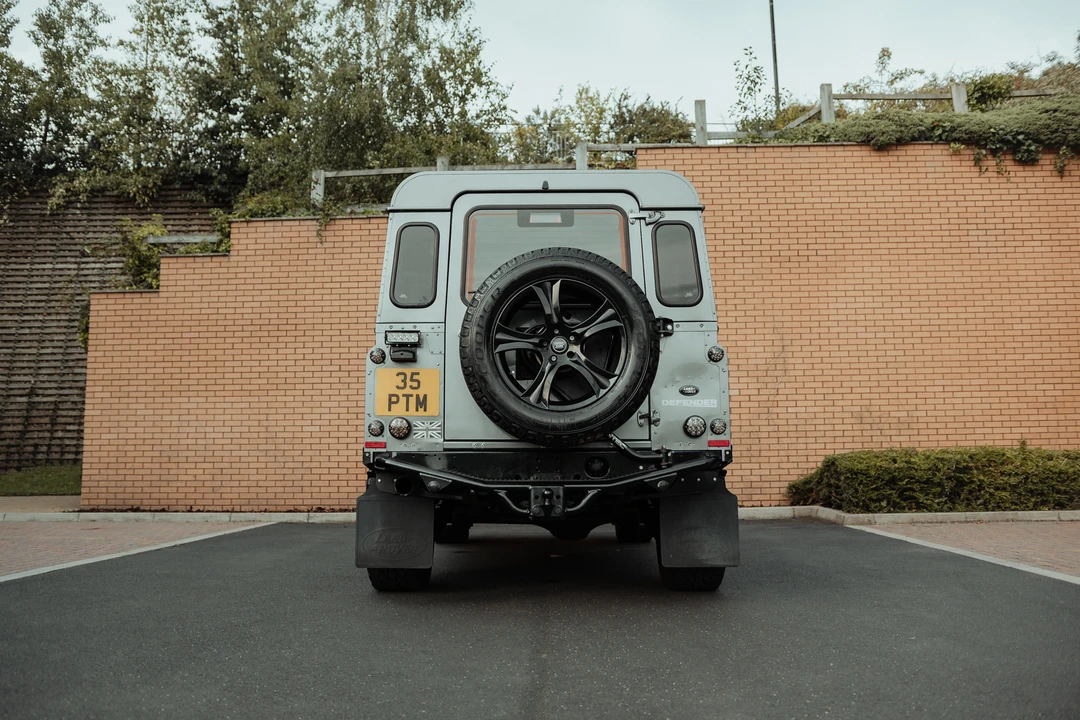 2011 Land Rover Defender 110 - Image 7 of 31