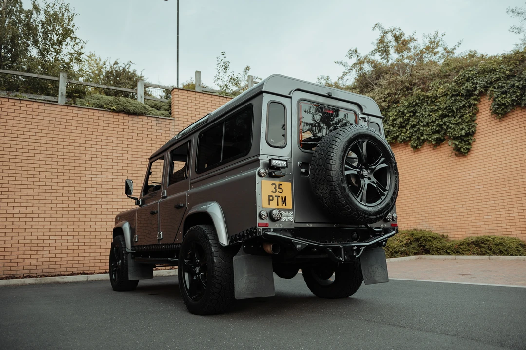 2011 Land Rover Defender 110 - Image 6 of 31