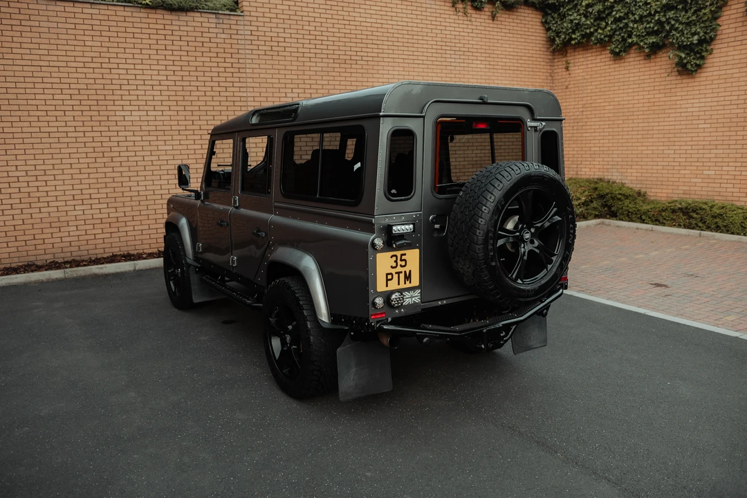 2011 Land Rover Defender 110 - Image 14 of 31