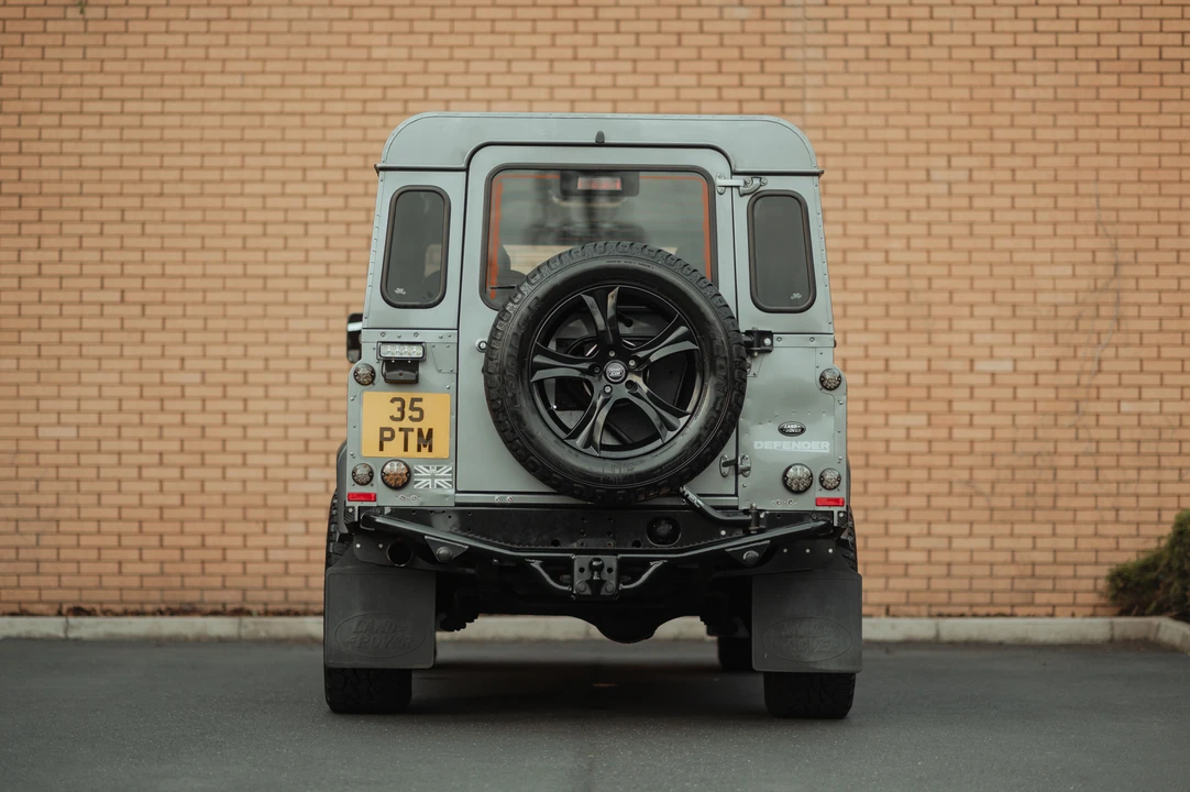2011 Land Rover Defender 110 - Image 15 of 31