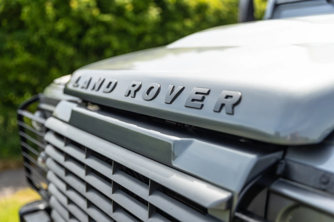2011 Land Rover Defender 110 - Image 19 of 31